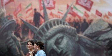 El régimen de Irán refuerza la represión interna en medio de la guerra y multiplica ejecuciones, arrestos y cierres de comercios