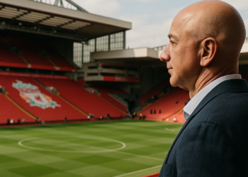 Jeff Bezos compra una tercera parte del Liverpool