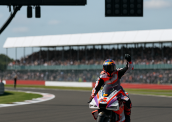 Jorge Martín arrasa en Silverstone: récord, pole y victoria en el esprint de MotoGP