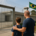 El juez impide a los hijos de Bolsonaro que le visiten por el Día del Padre este domingo