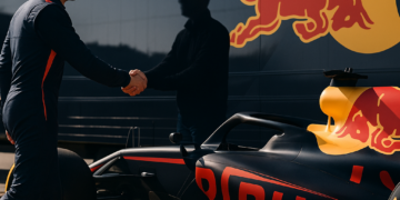 Extiende Max Verstappen contrato con Red Bull hasta 2030
