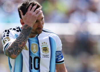 Messi abre la puerta a la retirada tras la muerte de su padre
