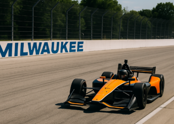 Se impone Pato O'Ward en Milwaukee