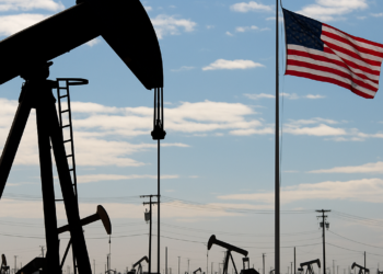 El precio del petróleo se desplomó tras el anuncio de Trump de nuevas negociaciones con Irán para poner fin a la guerra