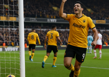Anota Raúl Jiménez en su regreso con el Wolverhampton