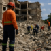 Rescatistas reanudan recuperación de cuerpos en edificio dinamitado tras terremotos en Venezuela