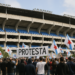 Riazor inaugura la campaña en medio de protestas
