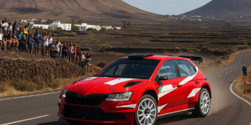 Ruiloba entra en erupción: gana su primer rally con Lancia en Lanzarote… ¡por una sola décima!