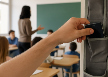 Pide 81% de maestros regular celulares en escuelas