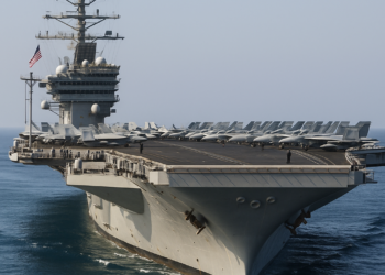 El USS Abraham Lincoln lleva más de 260 días desplegado por la guerra con Irán y batió un récord histórico de la Marina de EEUU