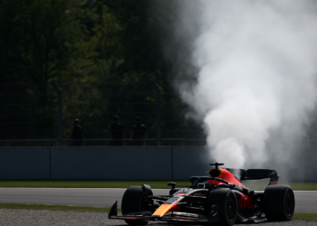 Verstappen comete error  y abandona GP de Países Bajos
