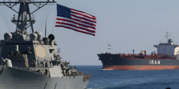 EEUU impide el paso de 100 barcos comerciales tras dos meses del nuevo bloqueo a Irán