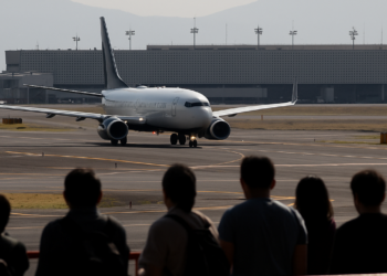 Reanuda operaciones el AICM luego de 3 horas