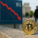 Bitcoin retrocede tras el freno regulatorio y alza de tasas de la Fed