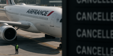 Provocan cancelaciones de Air France reclamos en el AICM