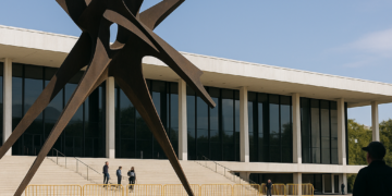 Kennedy Center Will Remove Major Outdoor Sculpture