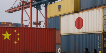 China impone tasas antidumping a producto japonés esencial para los semiconductores