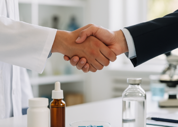 Política Industrial Farmacéutica: Un Esfuerzo Colaborativo entre los Sectores Público y Privado