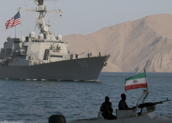 Guerra Estados Unidos-Irán se recrudece: ataques alcanzan petroleros y buques en el estrecho de Ormuz