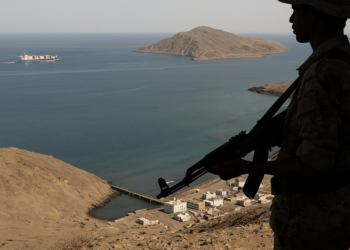 Batalla por el paso de Bab el-Mandeb: los rebeldes hutíes dicen tener el control pese la contraofensiva de la coalición saudita