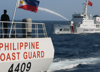 Filipinas denunció que un buque del régimen chino embistió “deliberadamente” a una embarcación gubernamental en el mar de China Meridional
