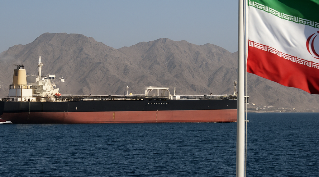Irán dio detalles de su propuesta para reabrir el estrecho de Ormuz y el precio del petróleo cae en Europa y Estados Unidos