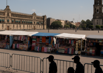 Burlan informales restricción en Zócalo previo al Grito