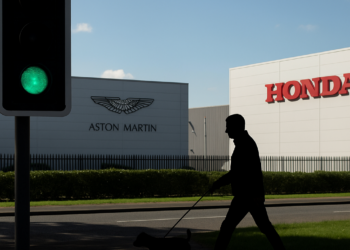 Luz verde de Mercedes a las ayudas a Aston Martin y Honda
