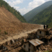 Suman más de mil muertos por deslave en Nepal