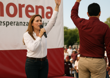 Designa Morena a 'ahijado' de Mara en QR