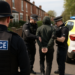 La Policía británica detuvo a cinco sospechosos de preparar un “acto terrorista” cerca de una base militar utilizada por EEUU