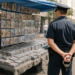 Multas, decomisos y hasta prisión, las sanciones por vender mercancía pirata en conciertos