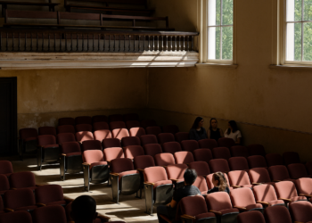 Class system ignored in modern Australian theatre