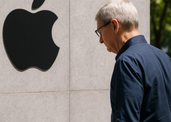 Tim Cook se despide de su cargo en Apple tras 15 años