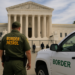 Trump pide al Supremo permitir las deportaciones de migrantes a terceros países