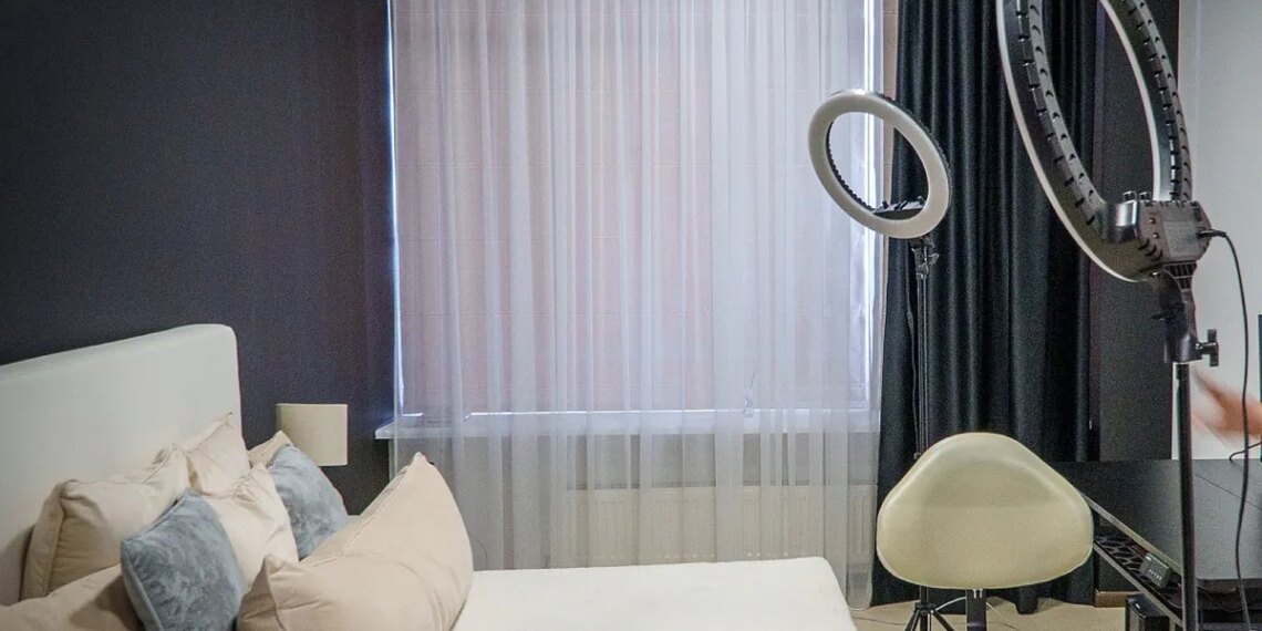 Ucrania se plantea legalizar la industria del porno para financiar su fondo de guerra