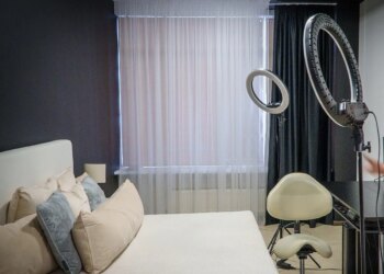 Ucrania se plantea legalizar la industria del porno para financiar su fondo de guerra