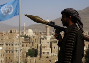 Yemen advirtió ante la ONU que las ataques de los rebeldes hutíes en el estrecho de Bab el-Mandeb amenazan la economía mundial