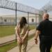Christa Pike sobrevive a dos inyecciones letales y renuncia jefe de prisiones de Tennessee