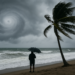 Huracán Simon se intensifica a categoría 2 en su trayectoria hacia México; dejará lluvias en 4 estados