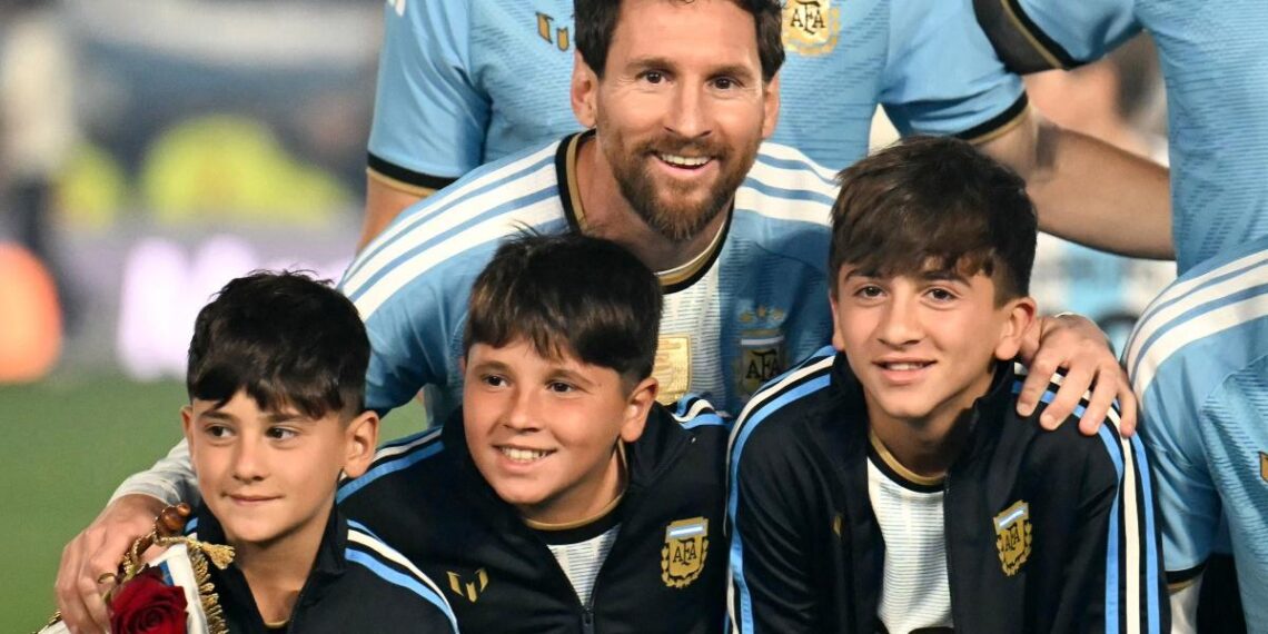 Lionel Messi dice adiós a Argentina en una emotiva "fiesta de agradecimiento" en el Monumental