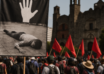 Marcha del 2 de octubre: Manifestantes conmemoran el 58 aniversario de la matanza en Tlatelolco
