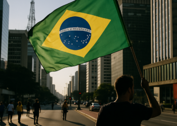 Devolveré a brasileños el derecho a soñar.- Flávio Bolsonaro