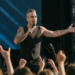 Es Robbie Williams un showman total ante 18 mil fans