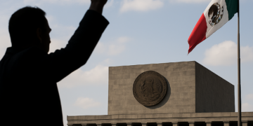 El año tres y el margen del poder