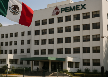 Arrasa favorita de 4T en Salud de Pemex